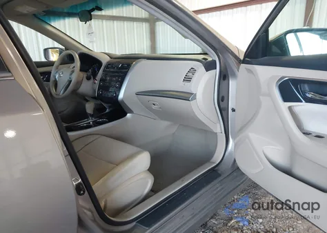 2013 Nissan Altima 2.5 S z USA, uszkodzony, nr VIN 1N4AL3AP5DC176156